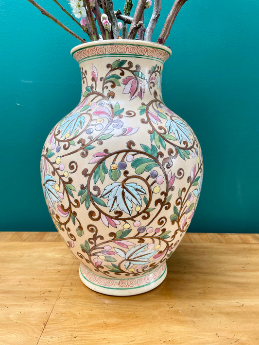 Colorful Macau Porcelain Large Vase