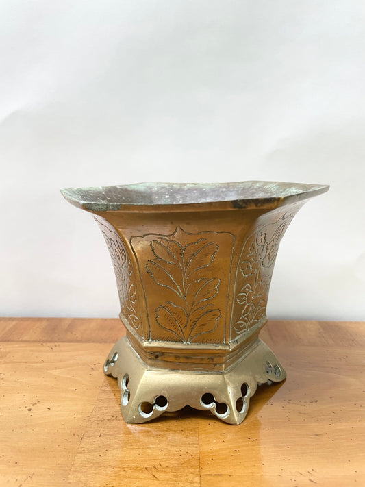 Brass engraved planter Made in China
